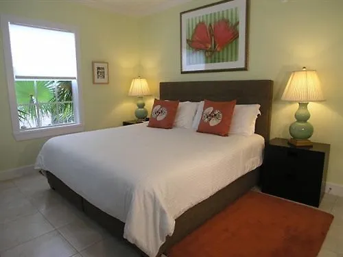 Travelers Palm Inn Key West